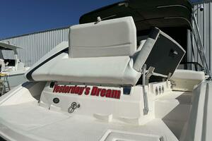 2015 Larson LX 225S IO thumbnail 24