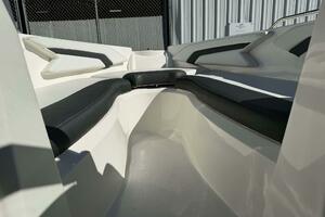 2015 Larson LX 225S IO thumbnail 15
