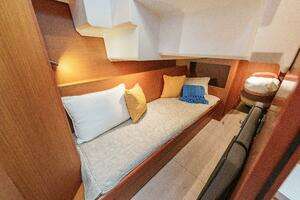 2025 Beneteau thumbnail 23