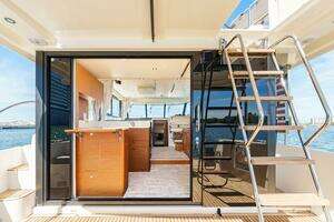 2025 Beneteau thumbnail 35