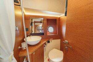2025 Beneteau thumbnail 20