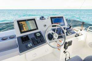 2025 Beneteau thumbnail 4