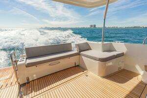 2025 Beneteau thumbnail 14