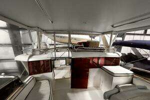 1989 Hi-Star 48 Sundeck thumbnail 10