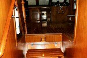 1989 Hi-Star 48 Sundeck thumbnail 27