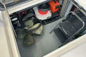 2002 Sea Ray 480 Sedan Bridge thumbnail 60