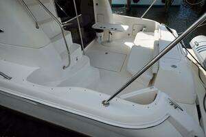 2002 Sea Ray 480 Sedan Bridge thumbnail 32