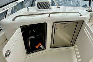2002 Sea Ray 480 Sedan Bridge thumbnail 18