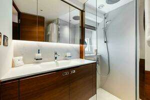2024 Princess Y72 Motor Yacht thumbnail 43