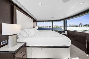 2024 Ocean Alexander 32 L thumbnail 49