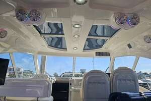 2012 Sea Ray 500 SUNDANCER thumbnail 28