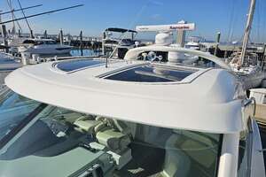 2012 Sea Ray 500 SUNDANCER thumbnail 10