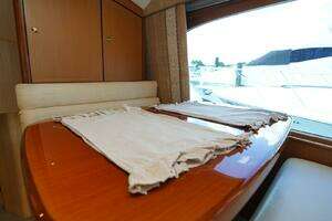 2005 Ocean Yachts thumbnail 8
