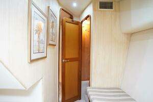 2005 Ocean Yachts thumbnail 47