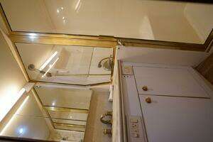 2005 Ocean Yachts thumbnail 12