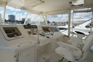 2005 Ocean Yachts thumbnail 16