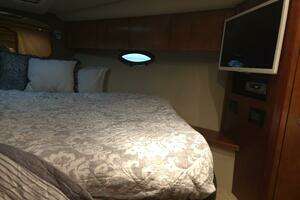 2008 Cruisers Yachts thumbnail 15
