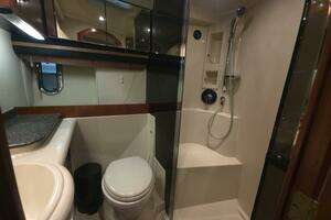 2008 Cruisers Yachts thumbnail 18