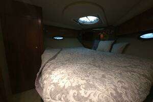 2008 Cruisers Yachts thumbnail 16