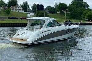 2008 Cruisers Yachts thumbnail 1