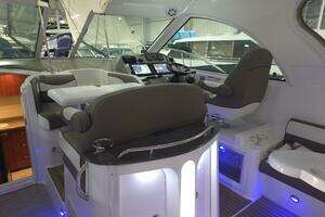 2008 Cruisers Yachts thumbnail 34