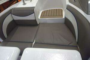 2008 Cruisers Yachts thumbnail 43