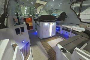 2008 Cruisers Yachts thumbnail 29