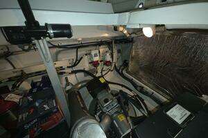 2008 Cruisers Yachts thumbnail 54