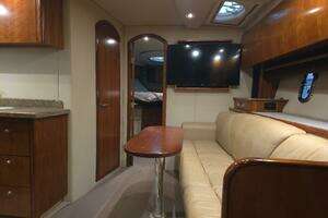 2008 Cruisers Yachts thumbnail 9