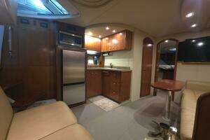 2008 Cruisers Yachts thumbnail 6