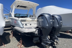 2023 Chaparral 280 OSX thumbnail 5