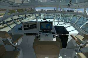 2002 Viking 43 Open thumbnail 18