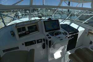 2002 Viking 43 Open thumbnail 5