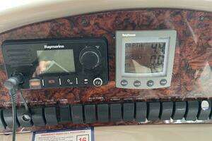 2001 Sea Ray 380 Sundancer thumbnail 15