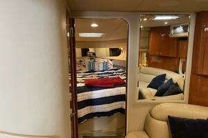 2001 Sea Ray 380 Sundancer thumbnail 29