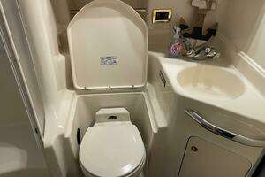 2001 Sea Ray 380 Sundancer thumbnail 34