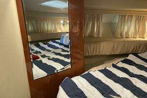 2001 Sea Ray 380 Sundancer thumbnail 33