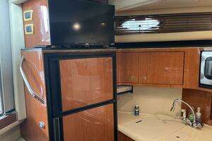 2001 Sea Ray 380 Sundancer thumbnail 28