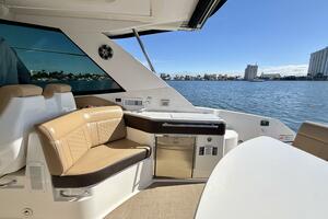 2022 Sea Ray Sundancer 320 thumbnail 25