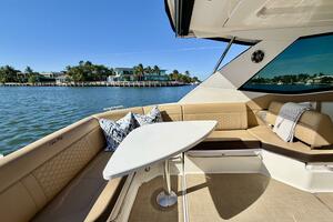2022 Sea Ray Sundancer 320 thumbnail 26