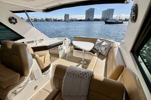 2022 Sea Ray Sundancer 320 thumbnail 22