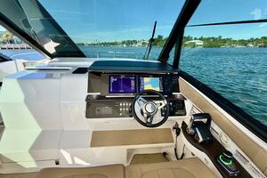 2022 Sea Ray Sundancer 320 thumbnail 19