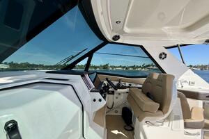 2022 Sea Ray Sundancer 320 thumbnail 17