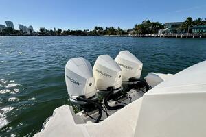 2022 Sea Ray Sundancer 320 thumbnail 28