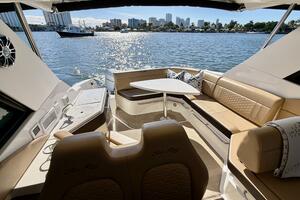 2022 Sea Ray Sundancer 320 thumbnail 23