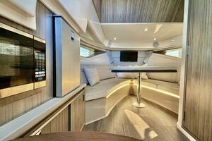 2022 Sea Ray Sundancer 320 thumbnail 7