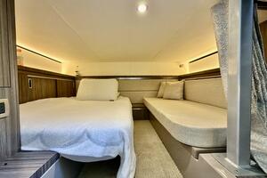 2022 Sea Ray Sundancer 320 thumbnail 13
