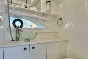 2022 Sea Ray Sundancer 320 thumbnail 10