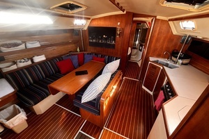 1990 Catalina 42 thumbnail 13