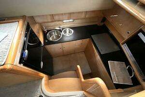 2004 Ferretti Yachts 530 thumbnail 4